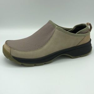 Clarks Leather Tan Flat Loafer Size 7 1/2 NWOT